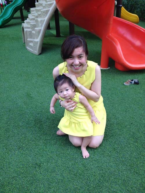 Sau khi lập gia đình, cựu MC thời tiết toàn tâm toàn ý chăm sóc gia đình và giúp chồng việc kinh doanh.