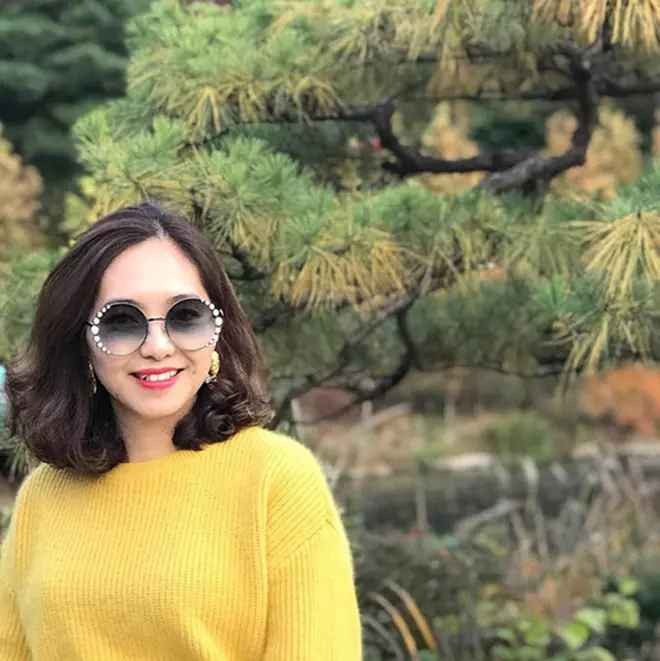 Ông xã của Lưu Hà tốt nghiệp chuyên ngành quản trị kinh doanh tại Đại học Tổng hợp Florida và nhận bằng thạc sĩ MBA Đại học Hawaii, Mỹ.