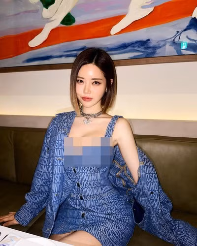 DJ Soda đặc biệt được biết đến với các ca khúc như 22 Cities, Stay Sweet, Okay…vv. Soda đi đến đâu là lại "tạo bão" đến đó vì vừa đẹp lại vừa chơi nhạc hay.