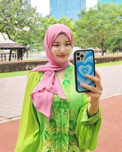 Soda đi đến đâu là lại "tạo bão" đến đó vì vừa đẹp lại vừa chơi nhạc hay.