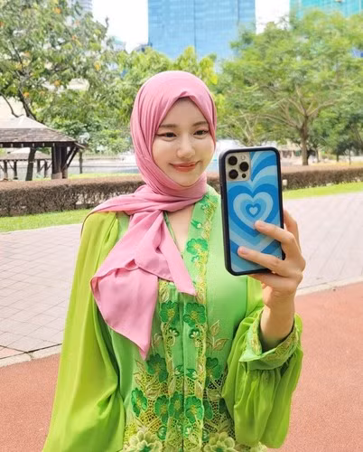 Soda đi đến đâu là lại "tạo bão" đến đó vì vừa đẹp lại vừa chơi nhạc hay.