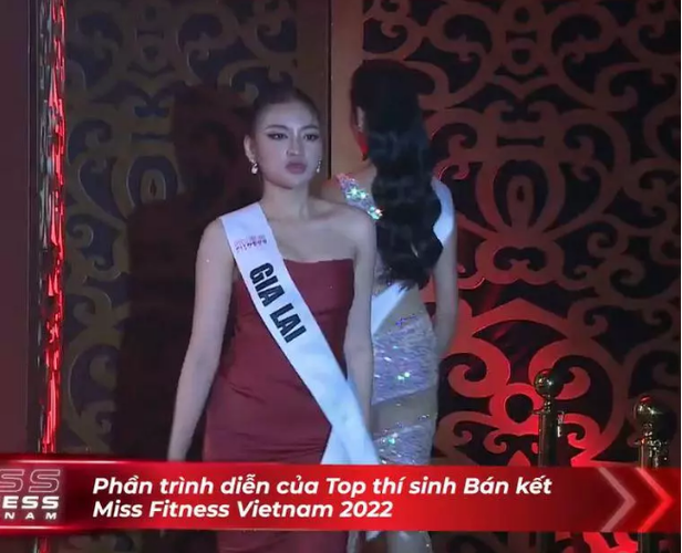 Chính từ đây, dân mạng giật mình khi được chứng kiến ngoại hình thật của Trần Thanh Tâm.