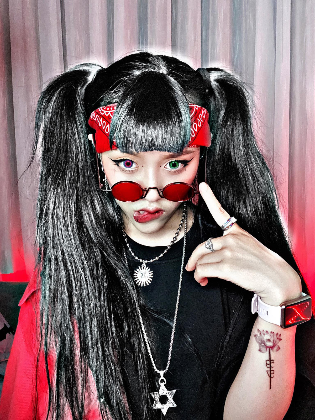 Hot girl Tiktok 9X - Trà Đặng luôn gây ấn tượng về phong cách ăn mặc và trang điểm mỗi lần xuất hiện.