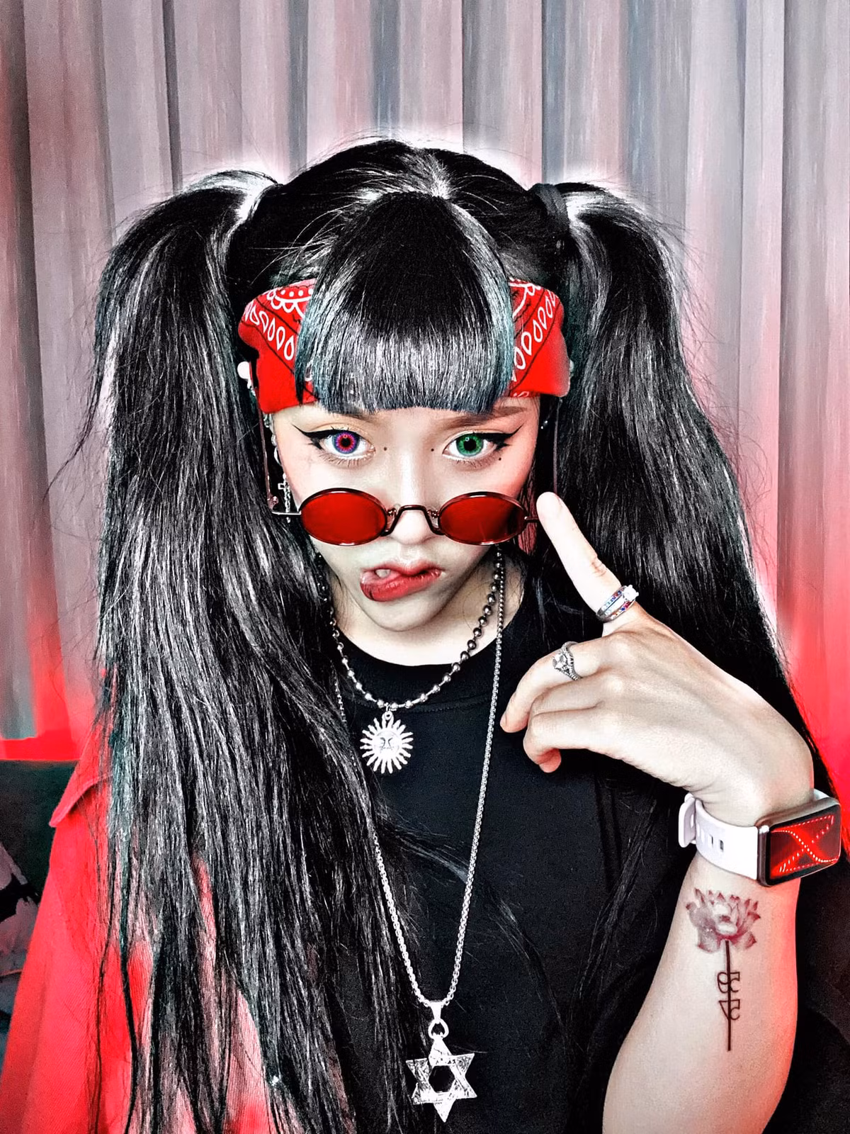 Hot girl Tiktok 9X - Trà Đặng luôn gây ấn tượng về phong cách ăn mặc và trang điểm mỗi lần xuất hiện.