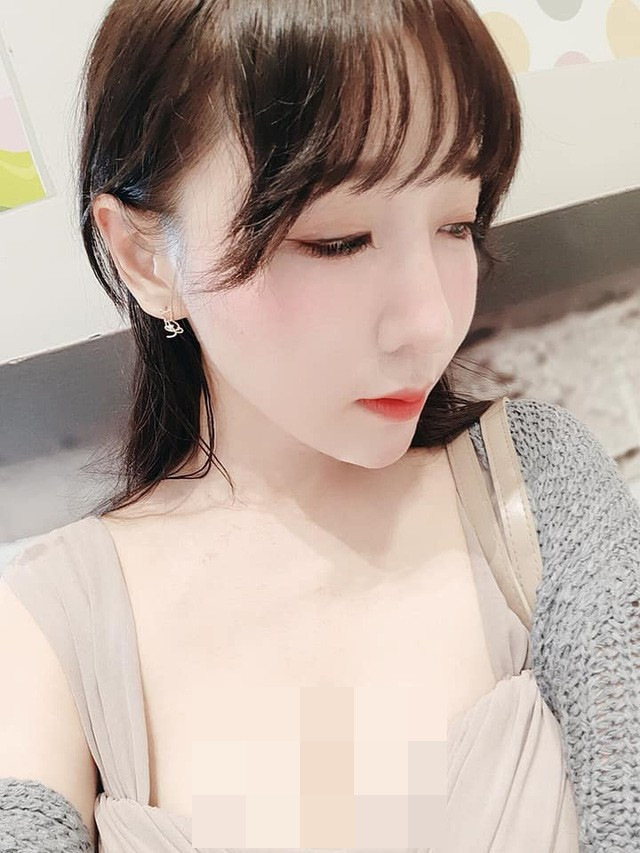 Hoshino Yu vốn là một người mẫu đình đám của JKF trước khi nhận lời mời quảng cáo từ tiệm bánh.