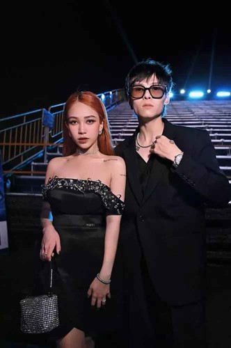 Sinh ra đã ngậm thìa vàng nên cả 2 nhóc tỳ nhà Joyce Phạm được hưởng cuộc sống sung sướng, thường xuyên dát hàng hiệu trên người.