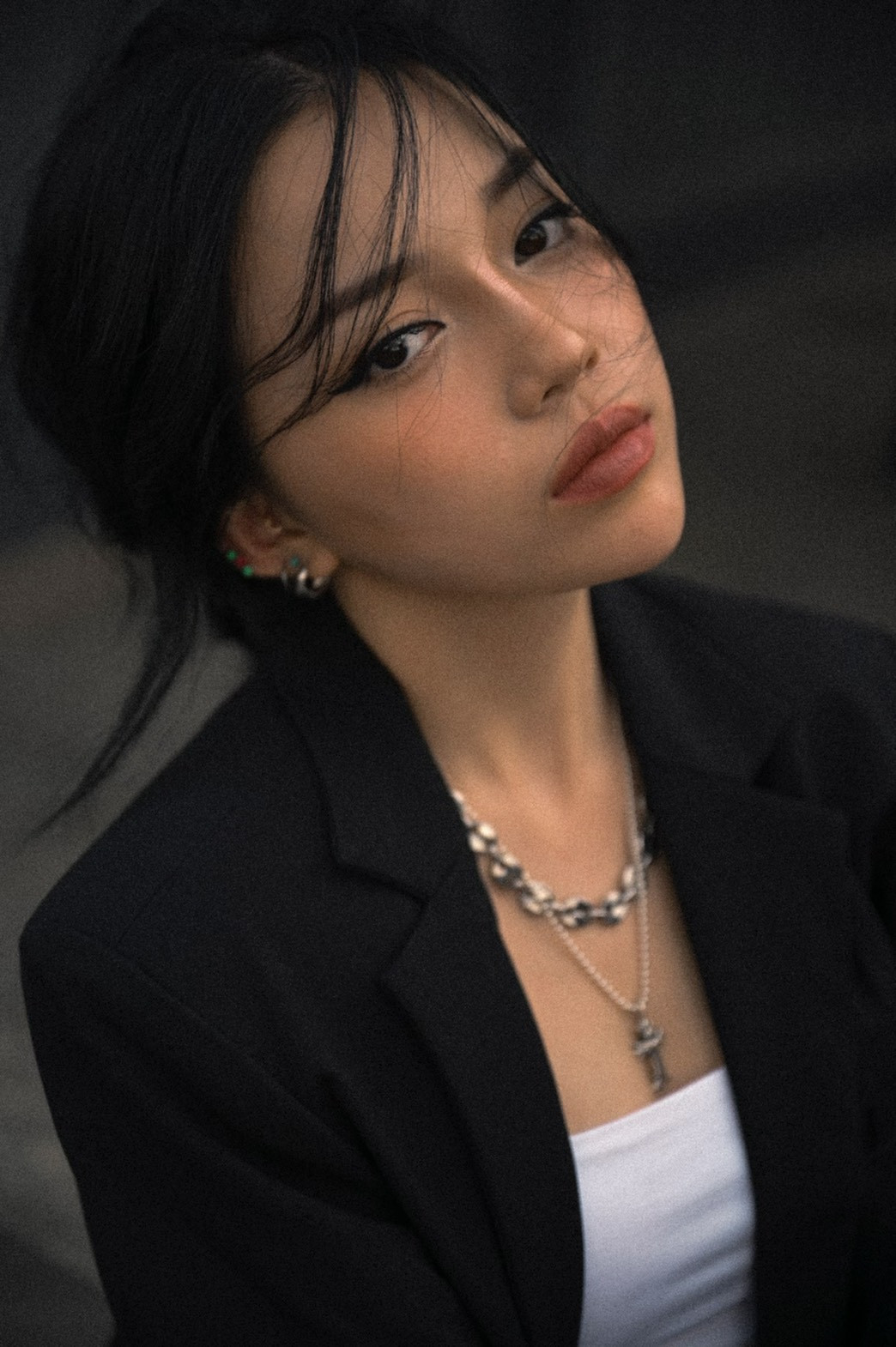 Dù chẳng đi ra ngoài nhưng Linh Ngọc Đàm vẫn phải đẹp.