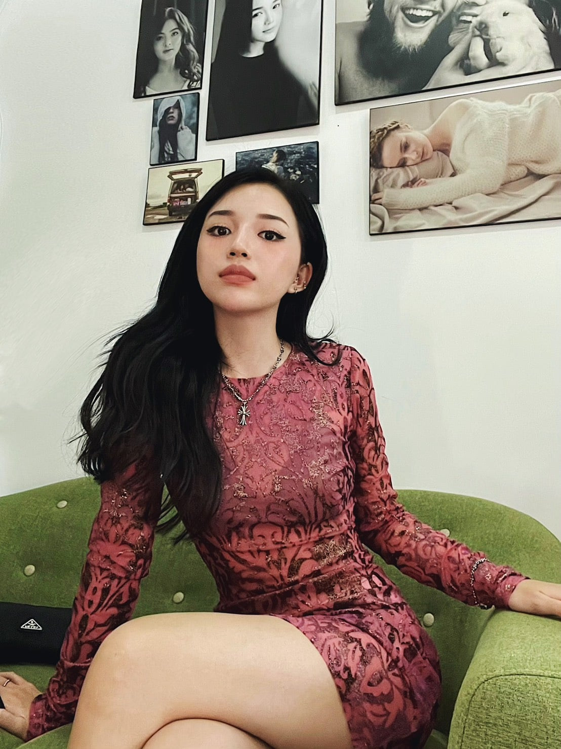 Một số hình ảnh của Linh Ngọc Đàm trong thời gian ở nhà chống dịch.