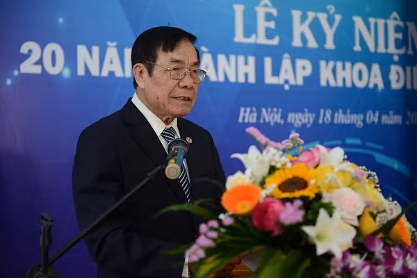 Khoa Dien - Co dien tu DH Phuong Dong ky niem 20 nam thanh lap