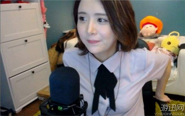 Trước đó, nữ streamer cũng từng nhận vô số chỉ trích, thậm chí còn bị tẩy chay vì những phát ngôn thiếu kiểm soát của mình.