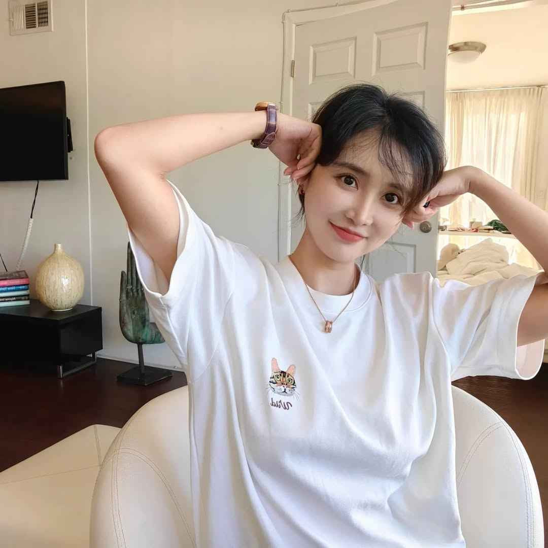 Nhan sắc của Chen Yifaer được đăng tải trên trang cá nhân.