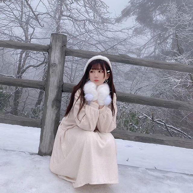 Sự thay đổi trên của Jun Zi Wang được các fan đón nhận một cách khá nồng nhiệt. Tuy nhiên, khi cần cũng cô nàng có thể về ngay với mode dịu dàng ngây thơ.