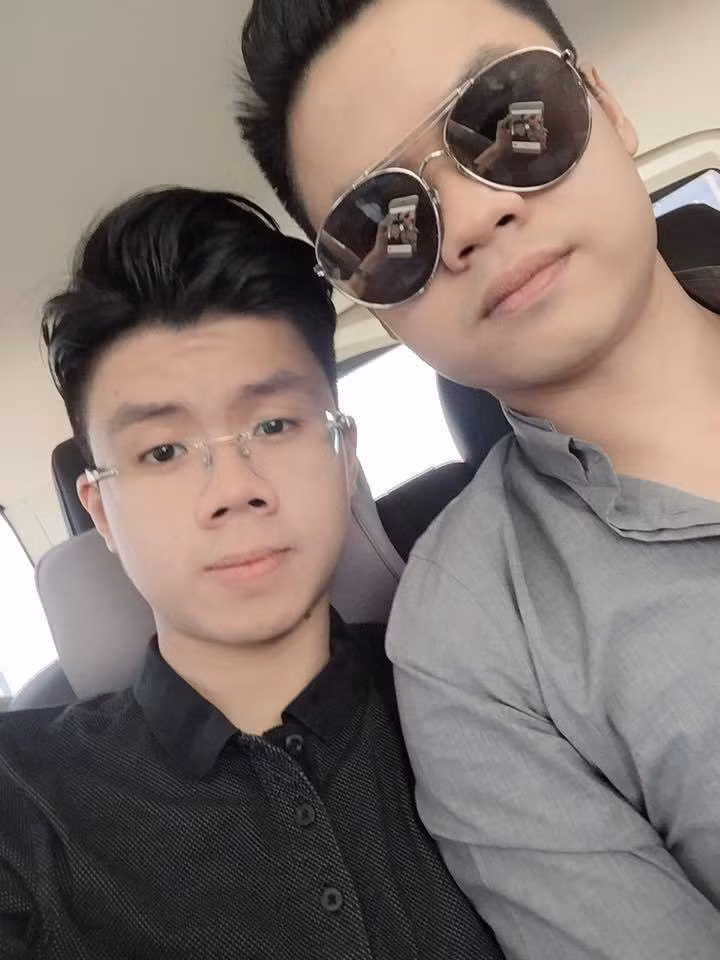 Trước đó, thiếu gia Sài thành này từng có mối tình nhiều năm sâu đậm với tiểu thư Sài thành - Khánh Hà.