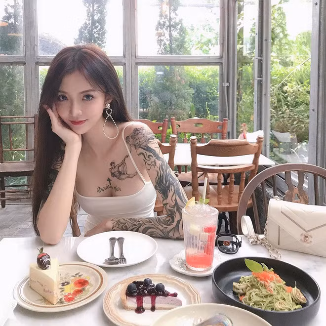 Body không chút khuyết điểm của Kira là giấc mơ của rất nhiều cô gái.