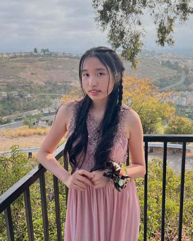 Trong chuyến về Việt Nam lần này, Jenny bắt đầu cởi mở hơn trong một số hoạt động.