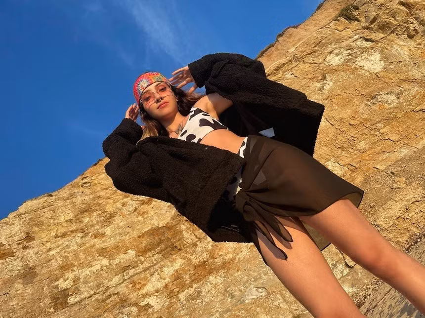 Truyền thông quốc tế từng ca ngợi Valentina Acosta Giraldo là “nữ thần bắn cung” hay “búp bê sống”. Những khoảnh khắc của cô lan truyền mạnh mẽ trên mạng xã hội trong đợt diễn ra Thế vận hội.