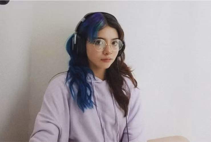 Trong thời gian tạm rút khỏi thể thao, Valentina Acosta Giraldo từng thử sức với nhiều vai trò mới như người mẫu ảnh, cosplayer, livestream game và sáng tạo nội dung.