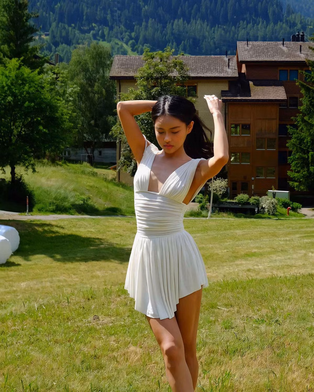 Là một người con gái hiện đại và năng động, Thu Anh mong muốn được thử sức mình trong nhiều lĩnh vực. Tuy nhiên, điều cô còn thiếu sót chính là sự tự tin.