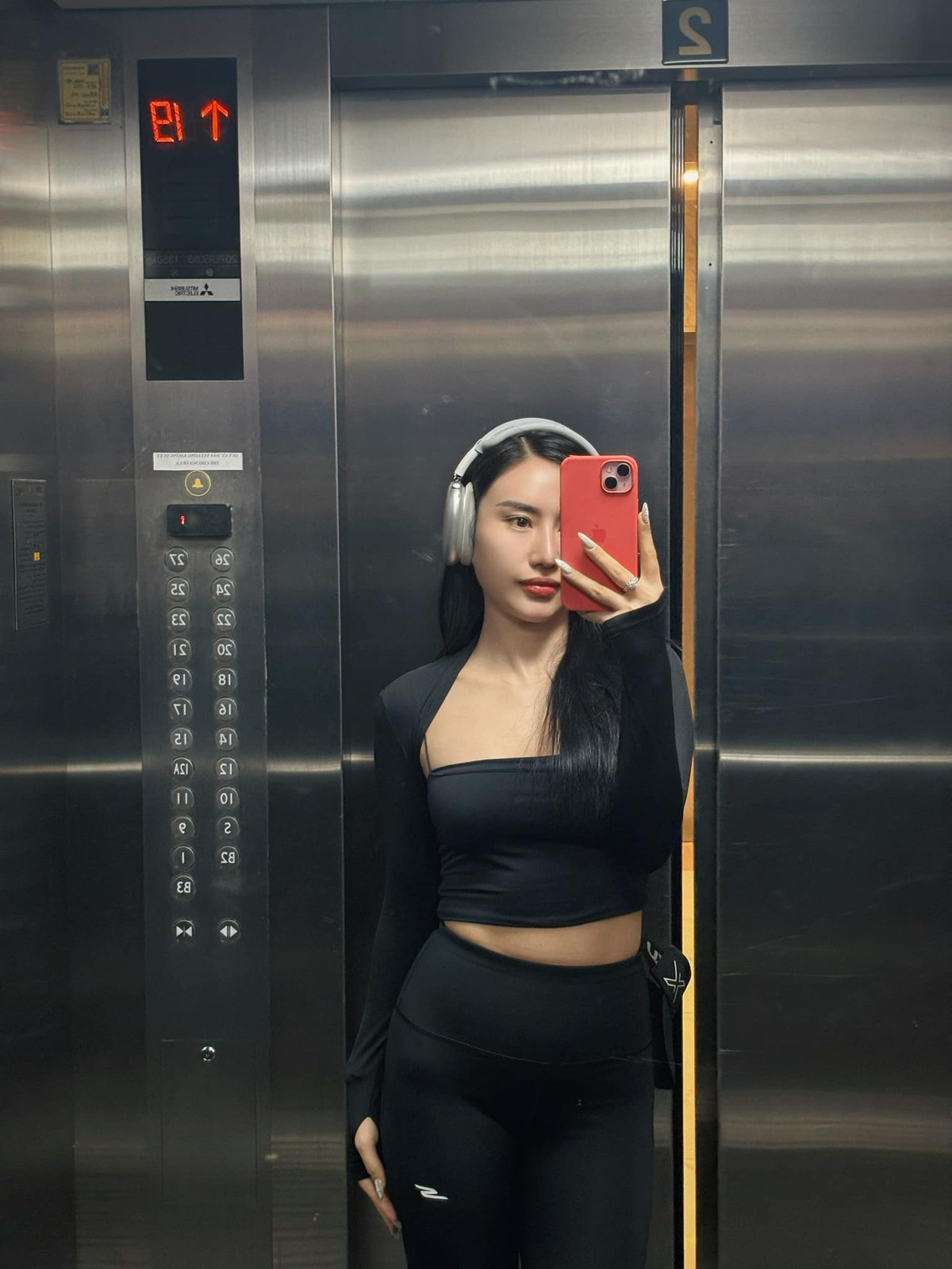 Nhờ sự quyết tâm, chăm chỉ tập luyện từ chế độ ăn cho đến các bài tập cải thiện body nên Trang Lê đã nhanh chóng lấy lại vóc dáng.