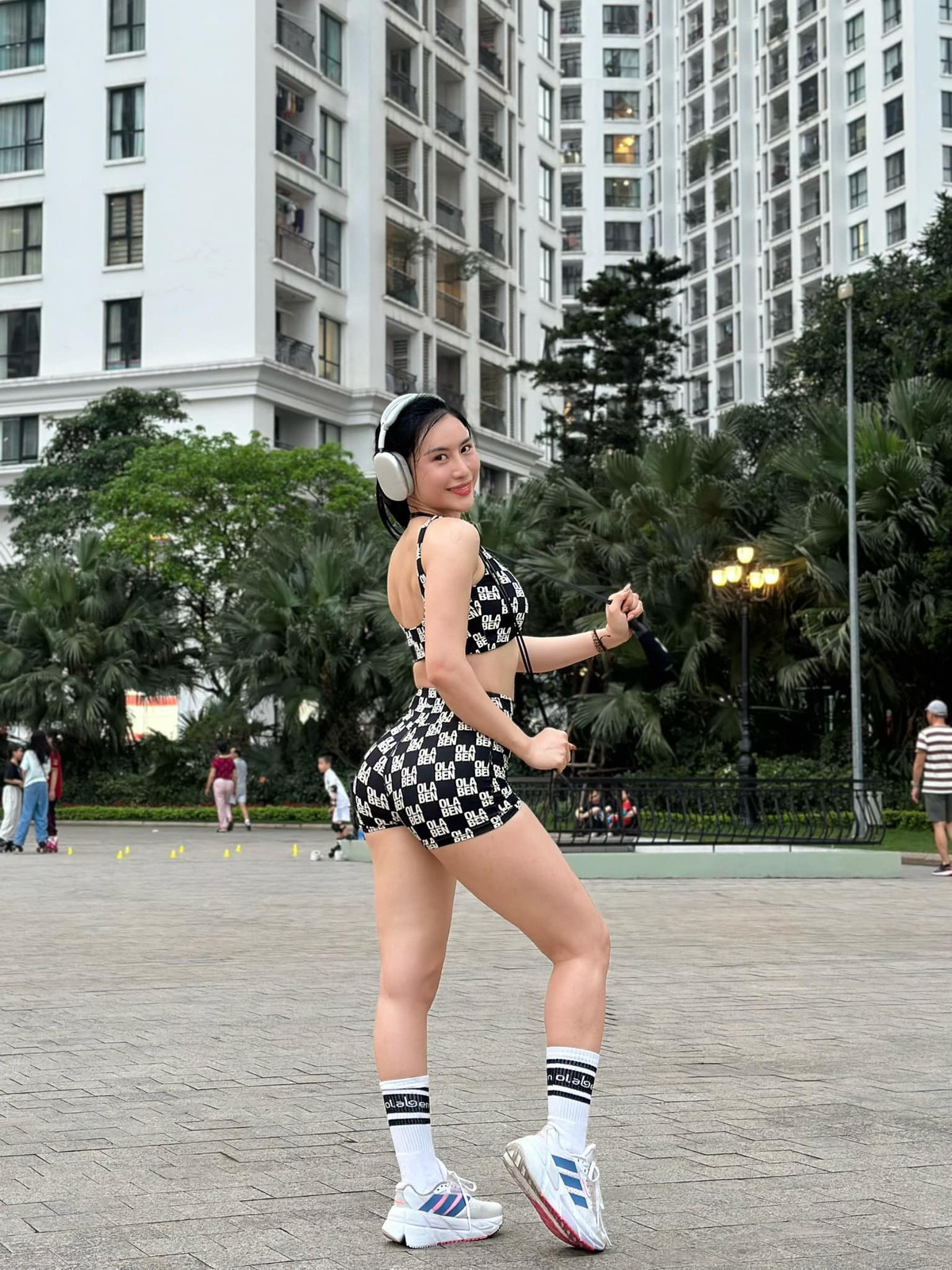 Hot girl phòng gym này sở hữu vóc dáng bốc lửa với những đường cong nóng bỏng cùng nhan sắc xinh đẹp.