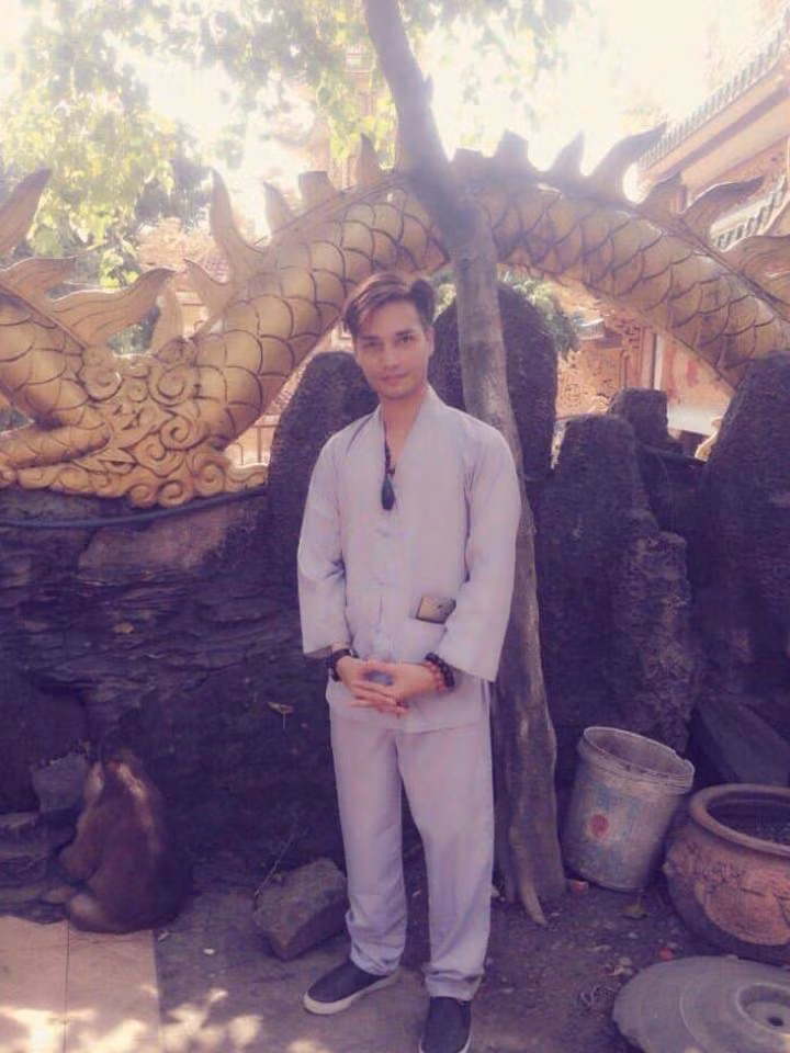 2 năm sau đó, dân mạng lại truyền tay nhau bức hình ảnh Lệ Rơi ăn mặc giản dị, đi xin việc ở một nhà máy. Lúc này, hiện tượng mạng một thời chia sẻ trên trang cá nhân rằng mình đã trở về quê nhà Hải Dương để tìm công việc ổn định, không lang thang phiêu dạt như trước đây.