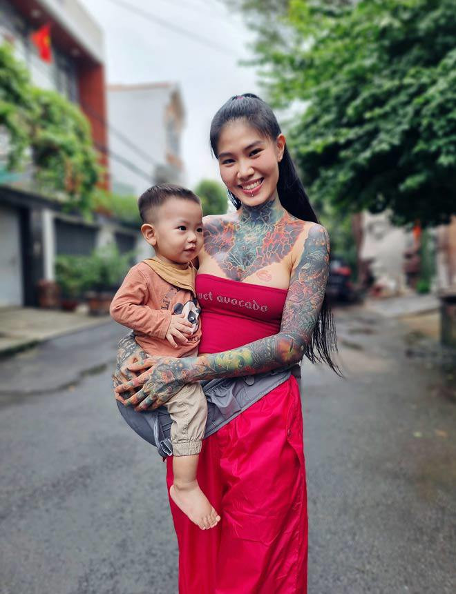 Minh Thái đã trải qua 7 năm làm nghề xăm và cũng là 7 năm cô được sống tự do, tự tại, hạnh phúc với niềm đam mê mình theo đuổi.