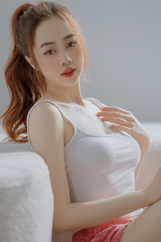 Cô gái Quảng Ninh sau đó được biết đến với nhiều vai trò như: hot gymer, beauty blogger, KOL, mẫu ảnh...