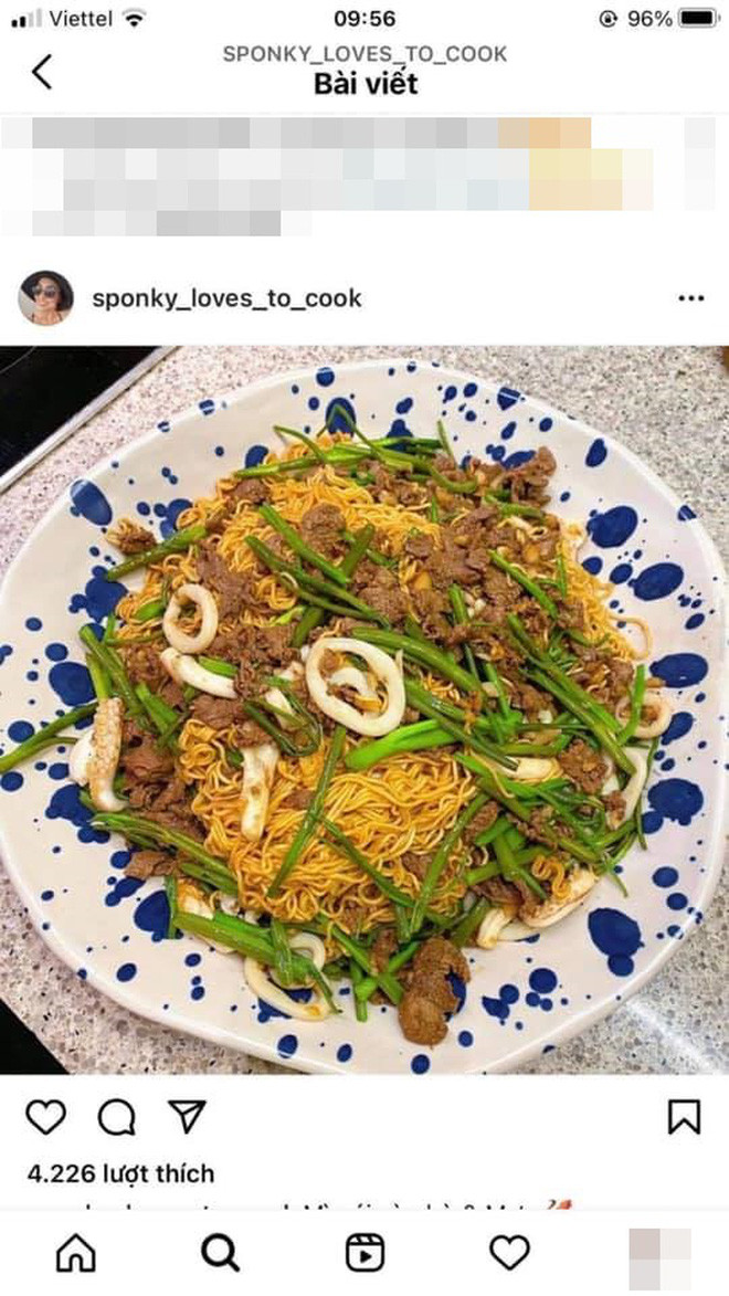 Từ những món đơn giản như mỳ xào, bánh xèo... đến những món yêu cầu tay nghề cao hơn như spaghetti đều xuất hiện chiễm chệ trên story cô nàng.