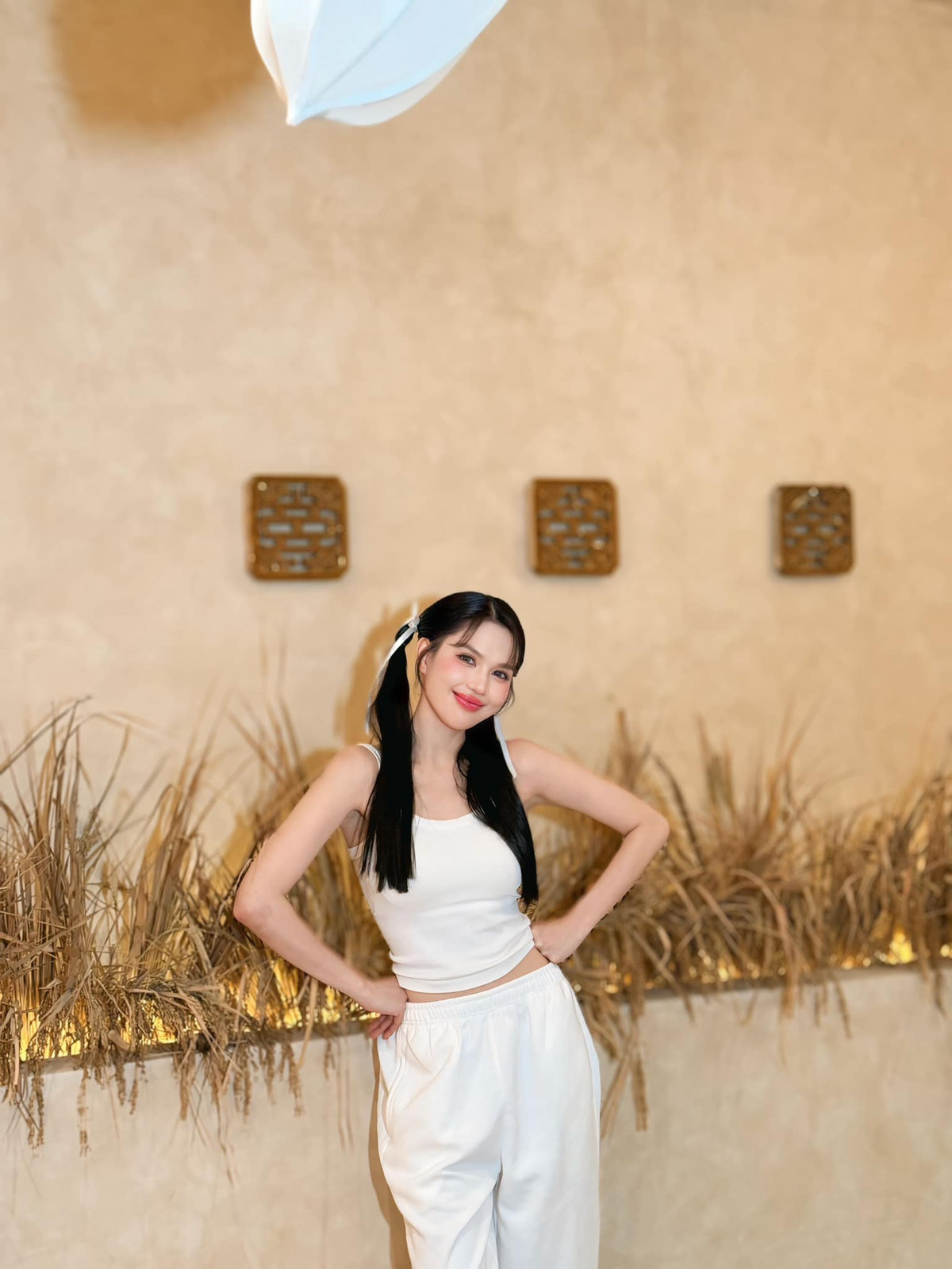 Đôi khi Ngọc Trinh trông tròn người, có phần tăng cân nhưng cũng lúc cô lấy lại vóc dáng thon gọn vốn có.