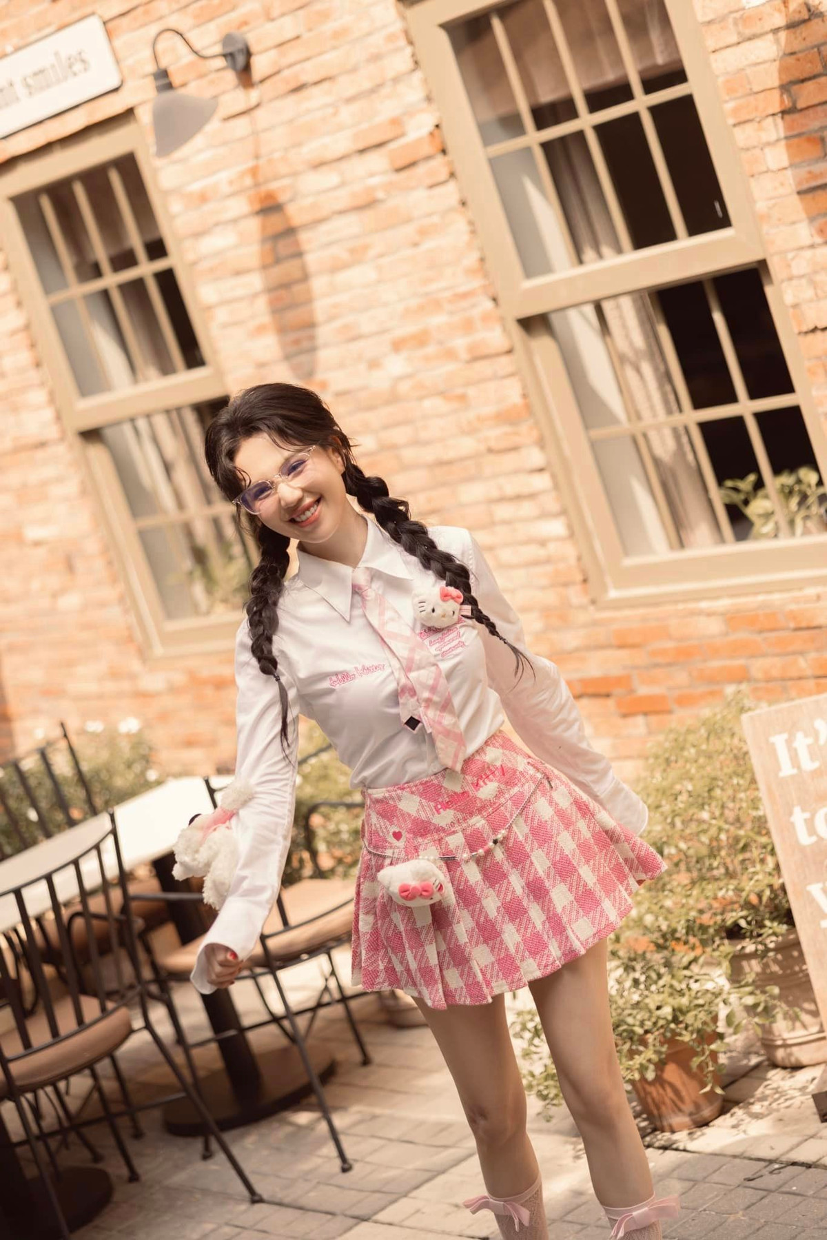 Hậu biến cố, Ngọc Trinh không còn mấy mặn mà với làng giải trí. Thi thoảng, cô tham dự một số sự kiện giải trí với tần suất mỏng, đếm trên đầu ngón tay. Phần lớn thời gian người đẹp tập trung phát triển công việc kinh doanh. Tuy nhiên, để chiều lòng người hâm mộ, "nữ hoàng nội y" vẫn đều đặn đăng tải hình ảnh thời trang trên khắp các trang mạng xã hội.