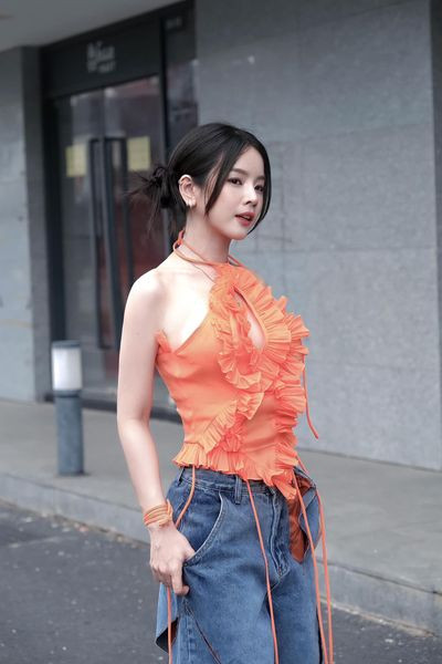 Những ngày gần đây, mối quan hệ của Mie và diễn viên Hồng Thanh được cư dân mạng quan tâm với tin đồn chia tay sau nhiều năm yêu đương. Mie bảo bất cứ cặp đôi nào cũng có những lúc cãi vã. Thời gian qua, cô và người yêu có cãi nhưng nay thì ổn rồi, sau khi cả hai có thể ngồi lại và giải quyết mâu thuẫn.