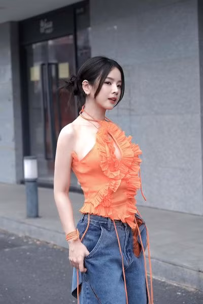 Những ngày gần đây, mối quan hệ của Mie và diễn viên Hồng Thanh được cư dân mạng quan tâm với tin đồn chia tay sau nhiều năm yêu đương. Mie bảo bất cứ cặp đôi nào cũng có những lúc cãi vã. Thời gian qua, cô và người yêu có cãi nhưng nay thì ổn rồi, sau khi cả hai có thể ngồi lại và giải quyết mâu thuẫn.