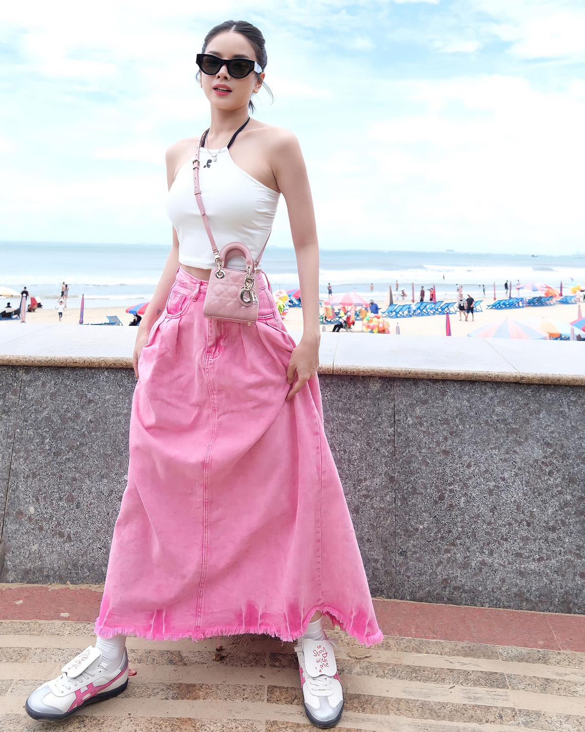 Bên cạnh đó, nhan sắc ngọt ngào, rạng rỡ của 2 nữ DJ đã góp phần khiến màn đọ sắc này trở nên viral.