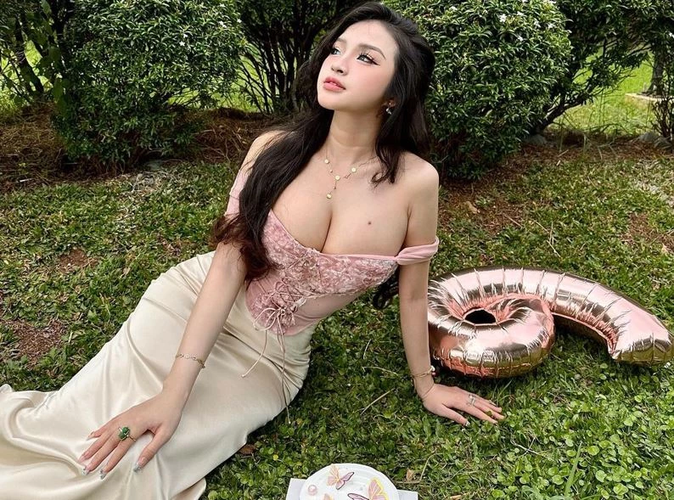 Không ngừng tạo ra "content" mới lạ, Bảo Trân vẫn chứng minh được sức hút mạnh mẽ của mình.