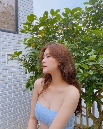 Uyên Kem được phần lớn fan hâm mộ bóng đá khen ngợi rất nhiều về nhan sắc và ngoại hình.