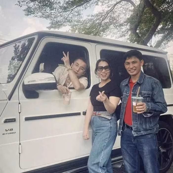 Hải Tú đã gửi lời chúc tốt đẹp tới người hâm mộ luôn yêu thương và ủng hộ cô: "Tú xin chào cả nhà. Mong rằng cả nhà mình đã có một kỳ nghỉ thật vui và ấm áp bên gia đình nha".