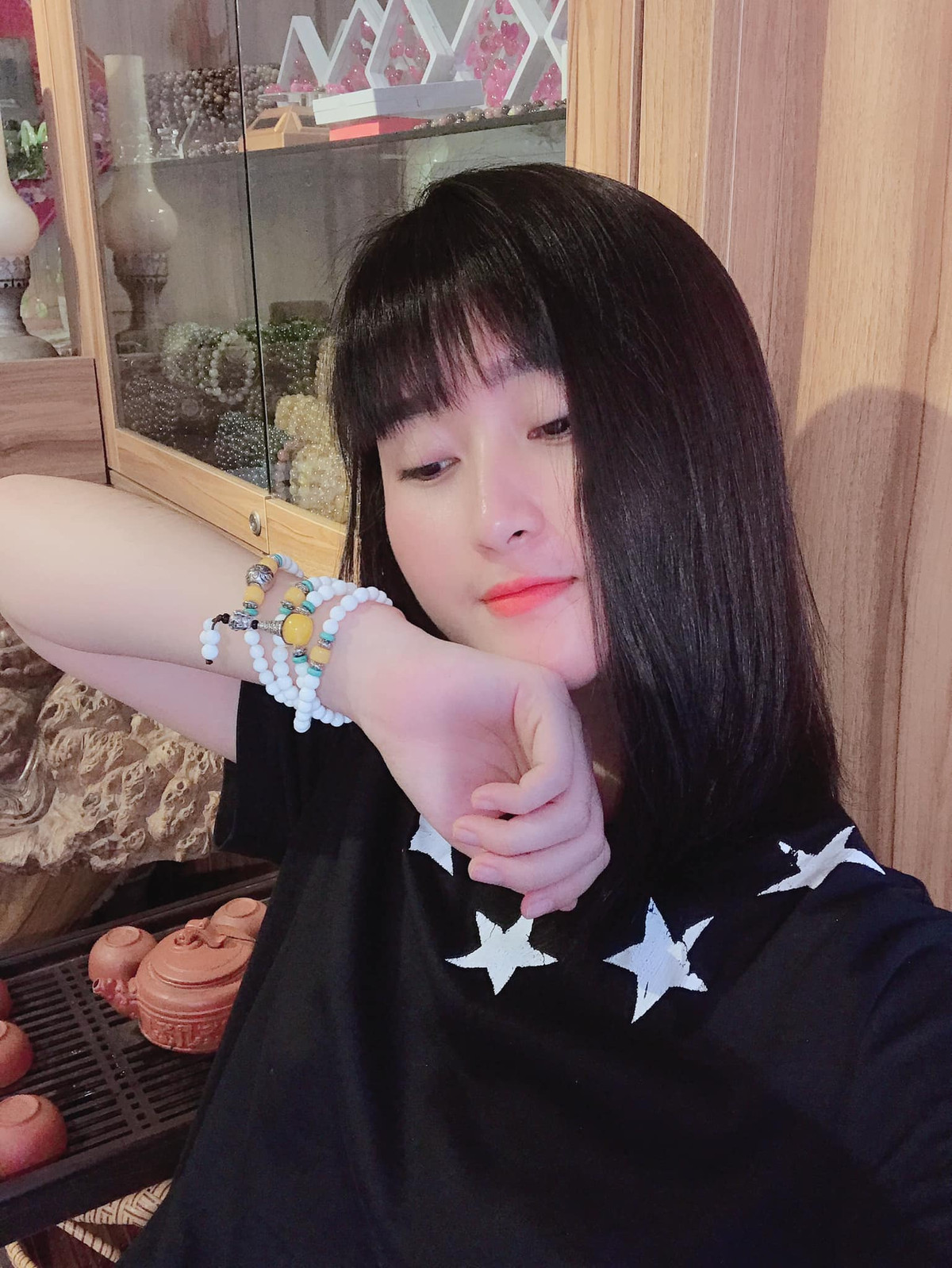 Chuyện tình của Huy Hùng và Thùy Dương bắt đầu từ một trận đấu phát trực tiếp trên sóng truyền hình. Sau đó, chàng cầu thủ lên kế hoạch chinh phục người đẹp khi rủ nhau đi ăn kem và tỏ tình thành công.