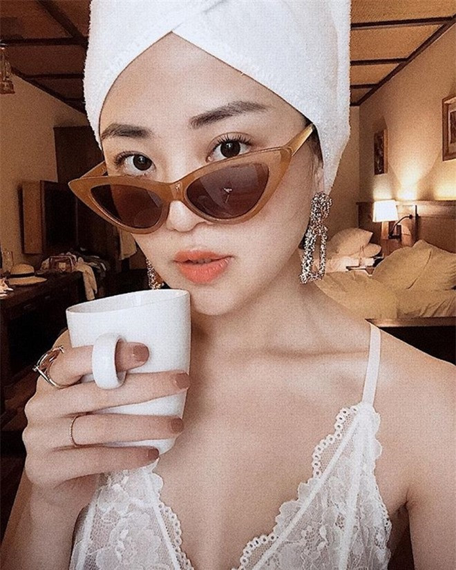 Với những bức ảnh đăng tải trên trang cá nhân, Nữ MC Ngọc Bích xứng danh là "BTV thời tiết sexy nhất VTV".