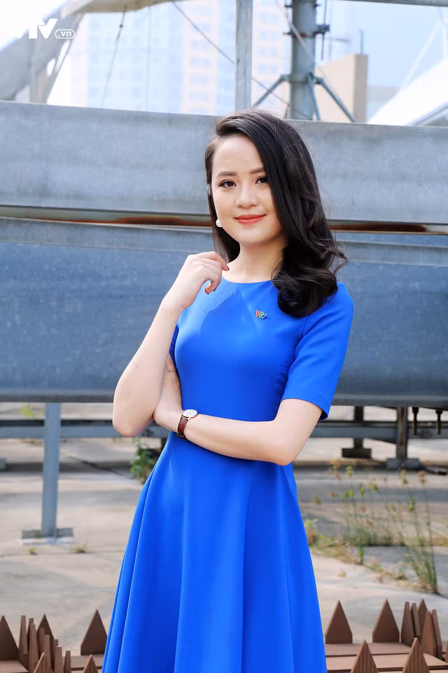 Là người chuyên nghiệp và yêu mến công việc nên Ngọc Bích luôn tìm hiểu kỹ chương trình để xây dựng hình ảnh phù hợp với bối cảnh xuất hiện.