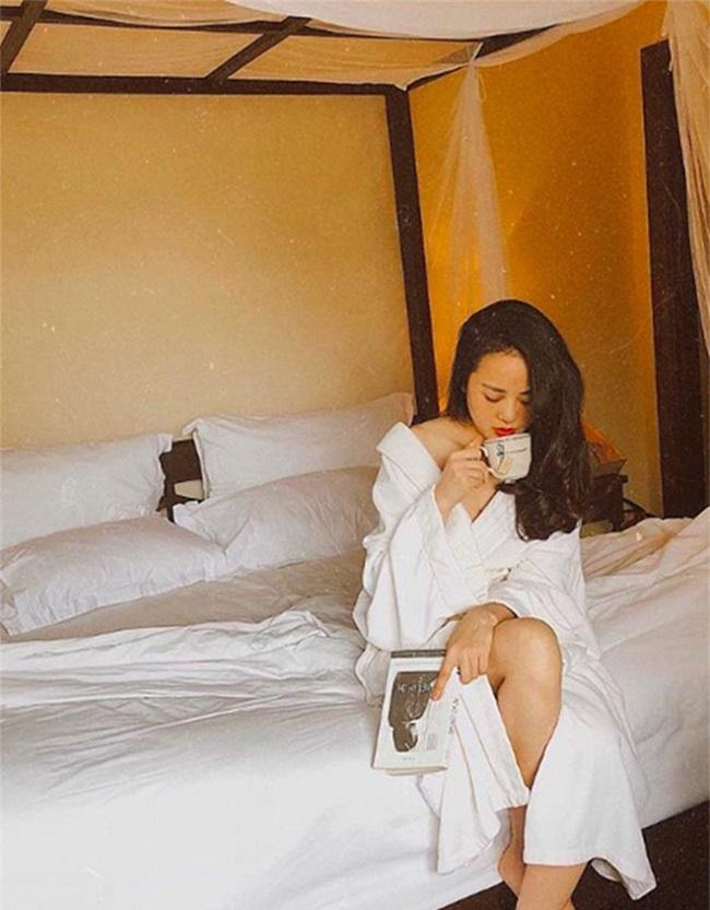 Đặc biệt là vòng eo săn chắc của Ngọc Bích khiến nhiều người trầm trồ khen ngợi.