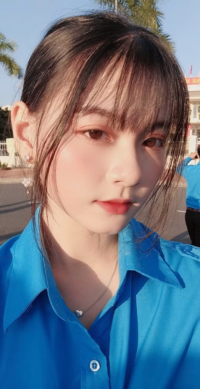 Chịu khó học hỏi, tích cực tham gia những lĩnh vực mới, Thục Linh được nhiều người đánh giá cao về sự năng động, điều mà nhiều bạn trẻ hiện tại đang chưa có được.