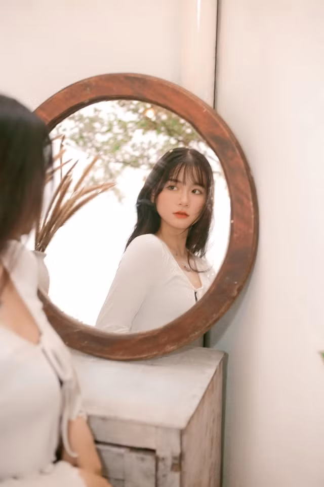 Cùng nhắm nhìn thêm những góc ảnh nhìn là mê của "nàng thơ" xứ Huế tên Thục Linh.