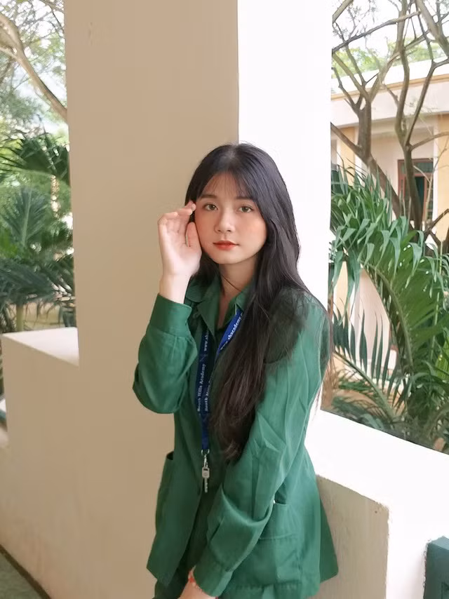 Nhờ vẻ ngoài ưa nhìn cùng gương mặt vô cùng dễ thương, không có lý do gì khiến Thục Linh không thử sức trong lĩnh vực người mẫu ảnh.