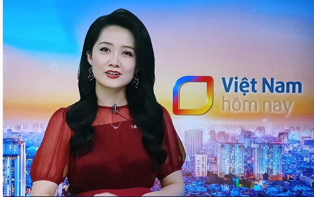 Năm 2005, Thu Hà còn đạt giải Miss Duyên dáng, giải học sinh thanh lịch thành phố. Tới năm 2006, cô tiếp tục đăng kí thi và đỗ 2 trường đại học là Đại học Sân khấu Điện ảnh và Đại học Ngoại thương.