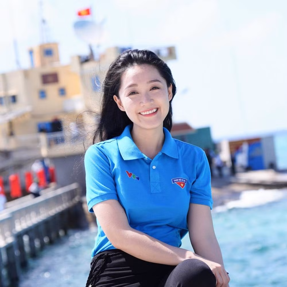 Đến hiện tại, Thu Hà có cuộc sống hạnh phúc, viên mãn bên chồng và hết lòng với công việc truyền hình.