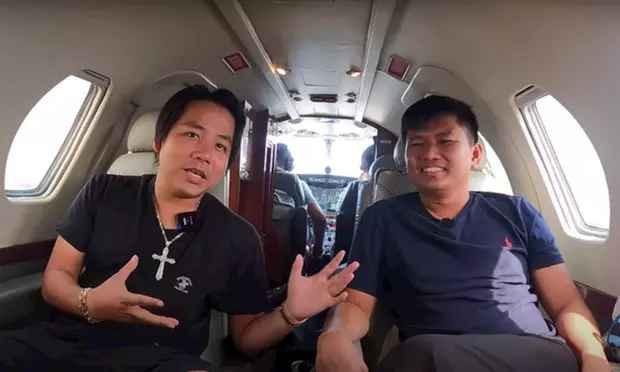 Nam Youtuber triệu view hài hước nói: "Ôi mình ngại xuất hiện ở nhà hàng lắm, vì xuất hiện là cứ thích giảm giá cho khách. Đã bán rẻ rồi còn giảm nữa là lỗ chắc luôn".