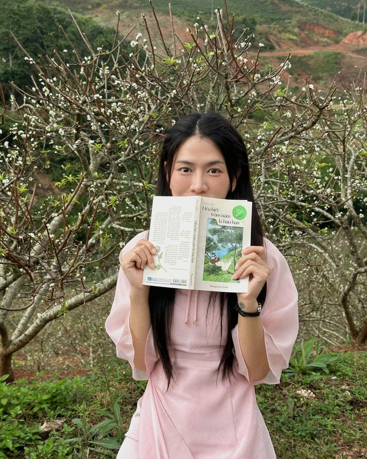 Thậm chí có thời điểm, Lê Bống còn bị cộng đồng mạng phản ứng gay gắt mỗi khi xuất hiện.