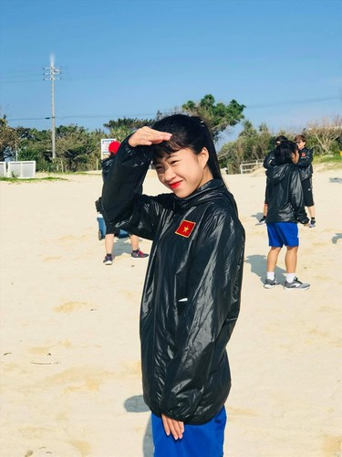 Chiều mùng 6 Tết, người hâm mộ bóng đá vỡ òa trước thành tích của đội tuyển bóng đá nữ Việt Nam. Các nữ chiến binh đã có chiến thắng 2 - 1 trước đội tuyển Đài Bắc Trung Hoa, giành được tấm vé lịch sử đến World Cup.