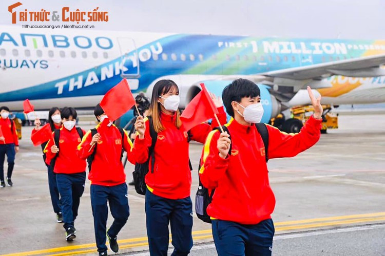 Nhắc đến HLV trưởng, gái xinh đội tuyển nữ VIệt Nam khóc nghẹn Nhac den HLV truong, gai xinh doi tuyen nu VIet Nam khoc nghen