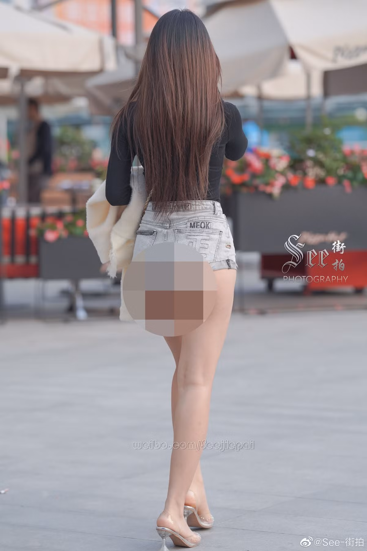 Có điều là, kiểu quần này chỉ thích hợp để làm đồ tập, đồ mặc nhà, không phù hợp để diện đi chơi, đi dạo phố, mua sắm.